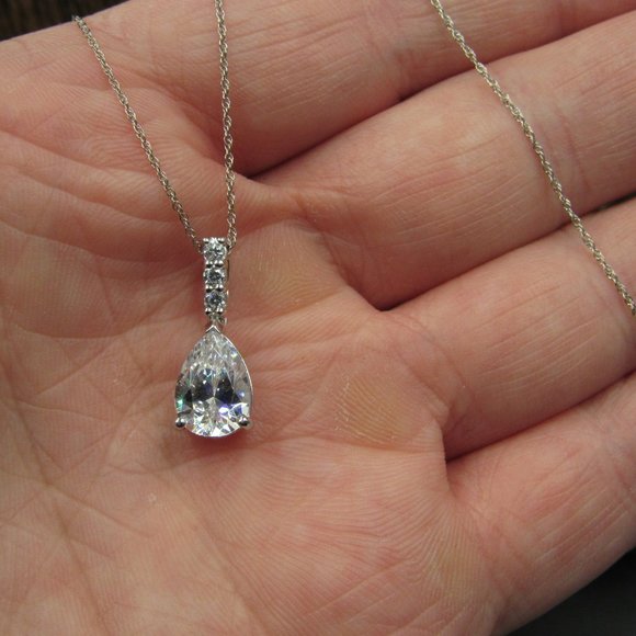20" 10K Gold Teardrop Cubic Zirconia Gem Necklace - Picture 2 of 7